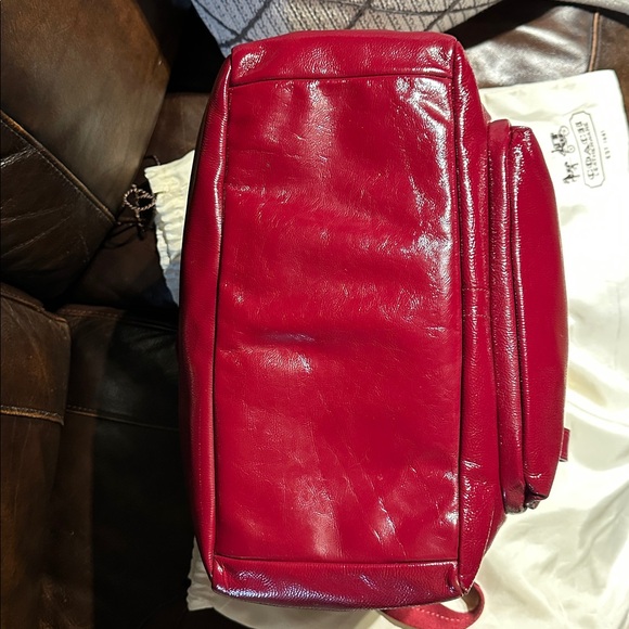 ⭐️#16002 Coach Oxblood Patent Leather Versatile Travel/Baby Tote with Change Pad - Picture 9 of 15